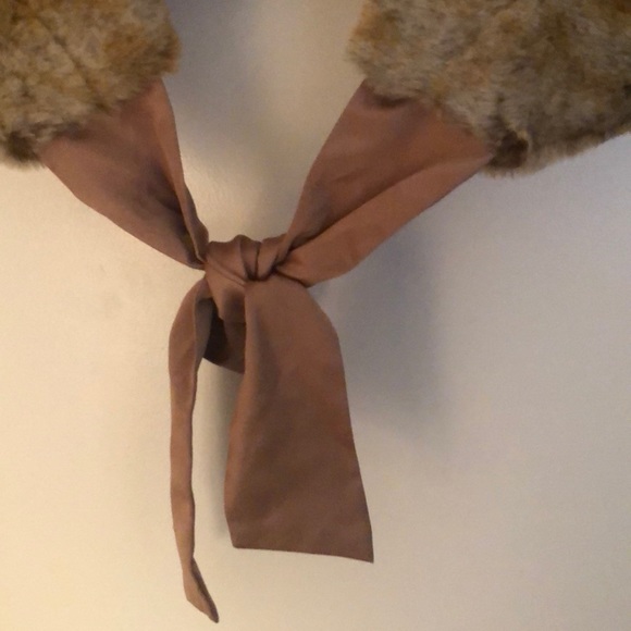 JS Signature Faux Fur Shawl NWT - Picture 2 of 3